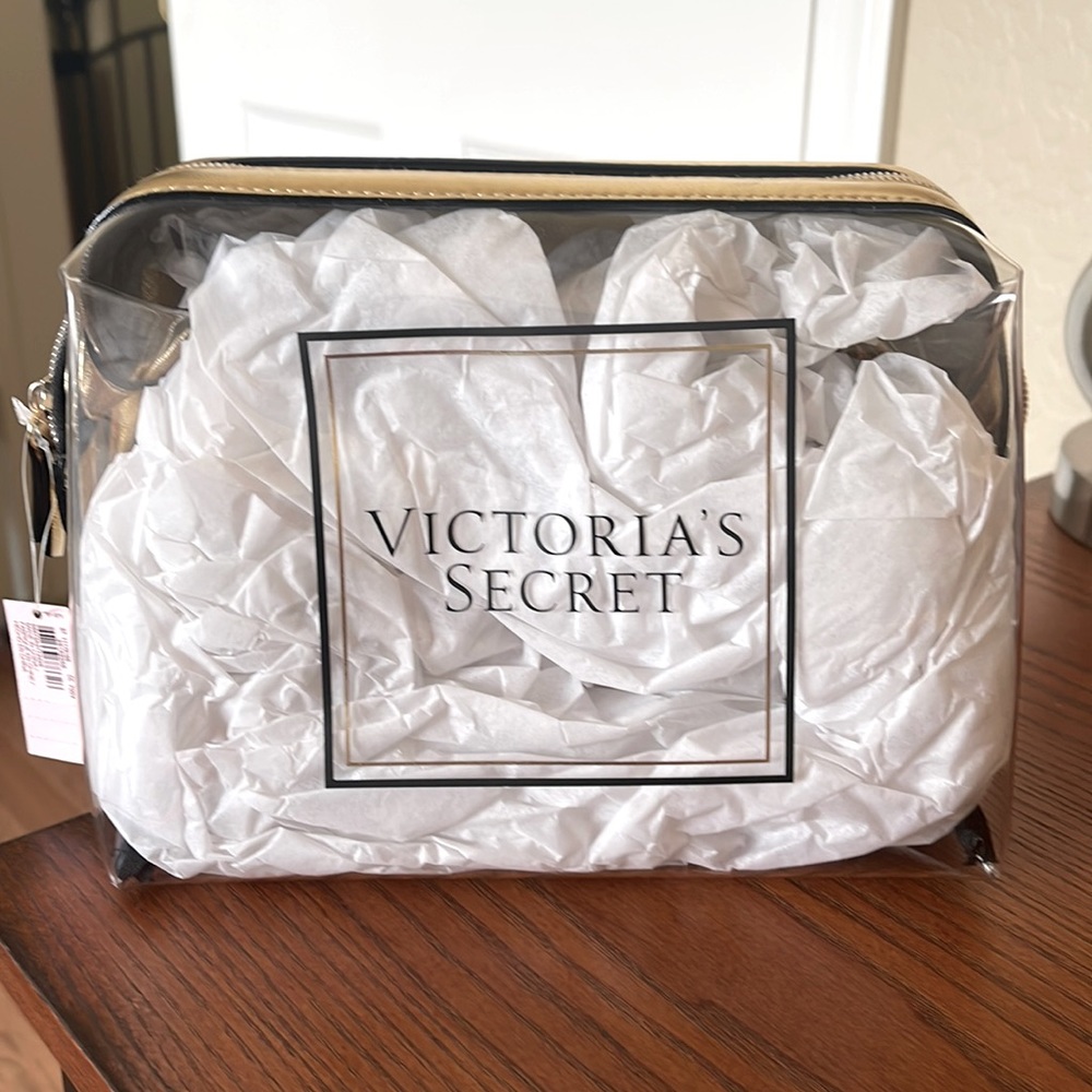 NWT Victoria’s Secret Make Up Clear & Gold